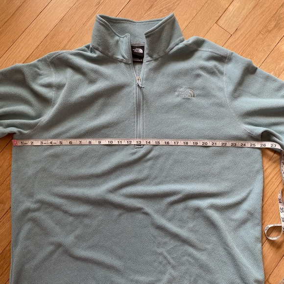 The North Face Men’s Quarter Zip - Picture 5 of 12